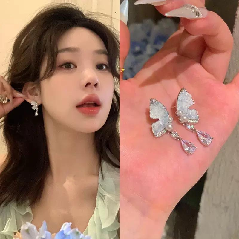 Blue Crystal Butterfly Zircon Metal Stud Earrings - Elegant & Versatile Fashion Accessory for Women
Blue Crystal Butterfly Zircon Metal Stud Earrings - Elegant & Versatile Fashion Accessory for Women