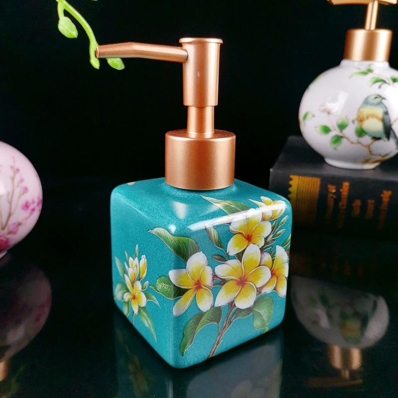 200ml Small Fresh Ceramic Wash Retro Hotel Home Chinese Shampoo and Bath Gel Press Bottle Dispensing Bottle soap dispenser
200ml Small Fresh Ceramic Wash Retro Hotel Home Chinese Shampoo and Bath Gel Press Bottle Dispensing Bottle soap dispenser