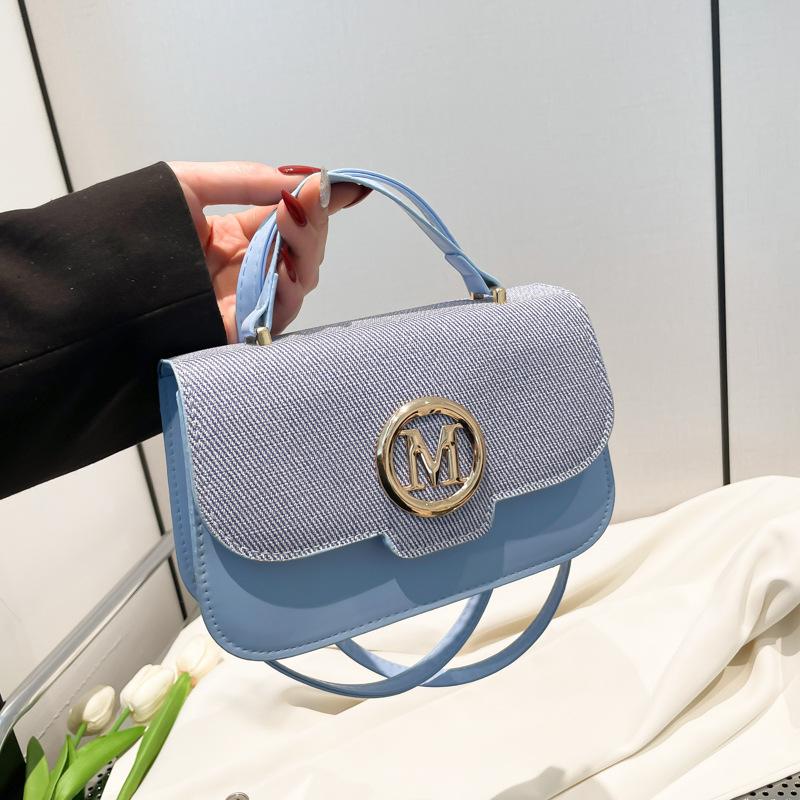 Popular small bag women s summer 2025 new fashion retro messenger bag handbag women чёрный
Popular small bag women s summer 2025 new fashion retro messenger bag handbag women чёрный