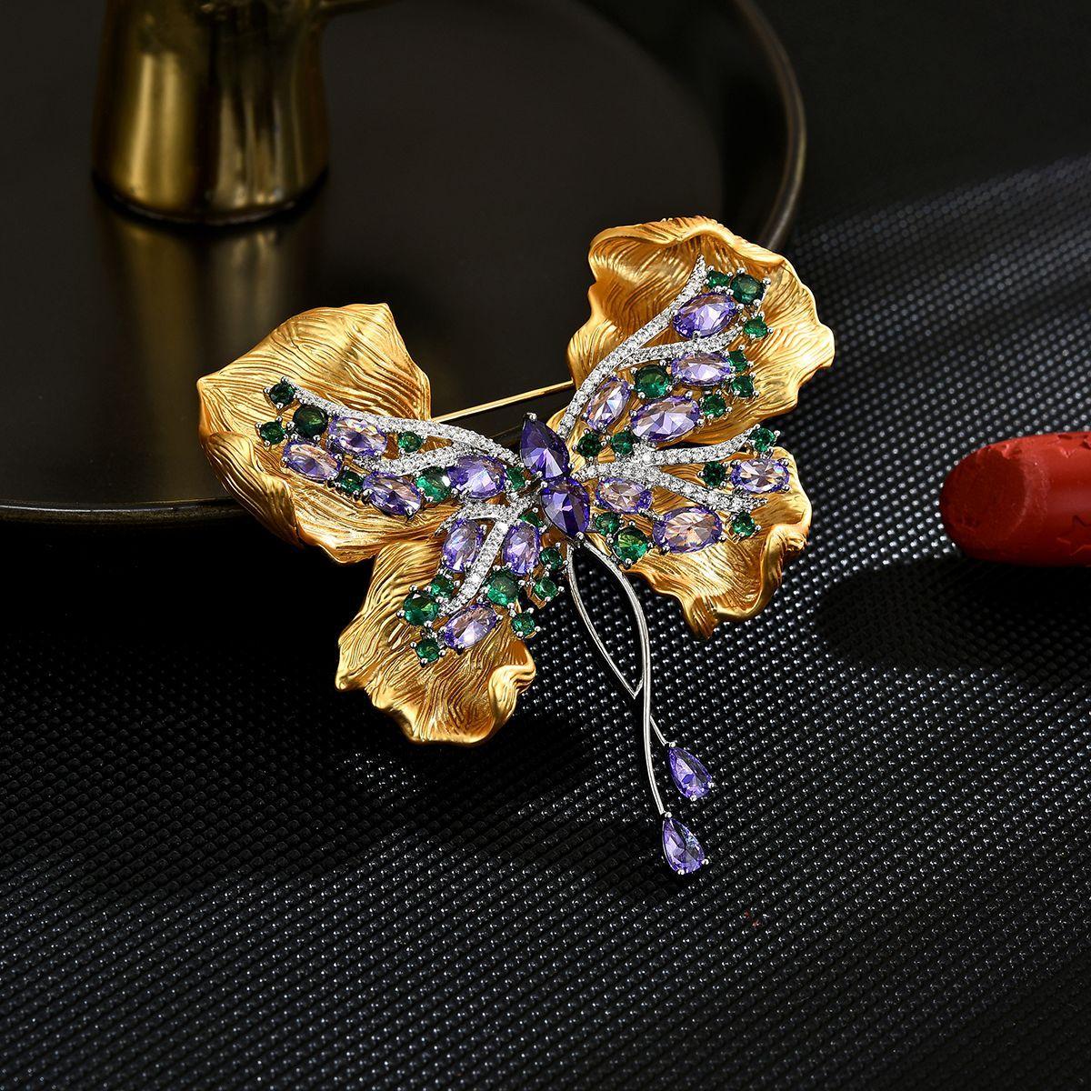 Women s Light Luxury Design Fashionable And Versatile Inlaid Zircon Butterfly Brooch Elegant And Niche Design Sense Brooch
Women s Light Luxury Design Fashionable And Versatile Inlaid Zircon Butterfly Brooch Elegant And Niche Design Sense Brooch