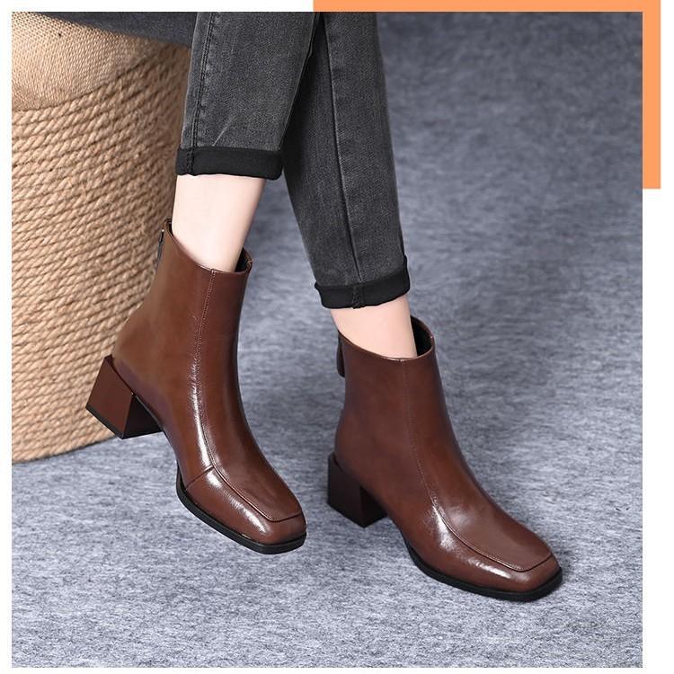 2025 new retro thick heel short boots women s winter square head middle heel thin elastic thin boots bare boots women s Martin boots 40
2025 new retro thick heel short boots women s winter square head middle heel thin elastic thin boots bare boots women s Martin boots 40