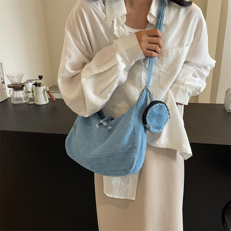 Casual large-capacity bag, denim canvas bag, versatile fashion tote bag, student class shoulder bag trend світло-синій колір
Casual large-capacity bag, denim canvas bag, versatile fashion tote bag, student class shoulder bag trend світло-синій колір