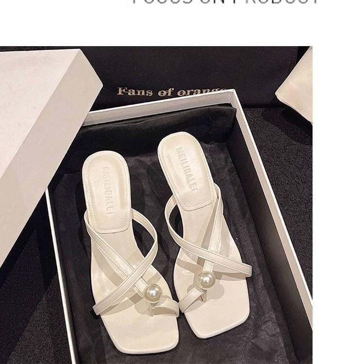 High heels women s 2025 summer new thick heel slippers women s pearl sandals versatile outer wear toe cool slippers women 35
High heels women s 2025 summer new thick heel slippers women s pearl sandals versatile outer wear toe cool slippers women 35