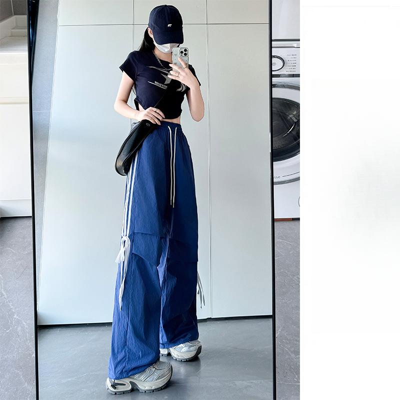 Летние новые свободные драпированные брюки с широкими штанинами, повседневные быстросохнущие комбинезоны с бантом XL
Летние новые свободные драпированные брюки с широкими штанинами, повседневные быстросохнущие комбинезоны с бантом XL