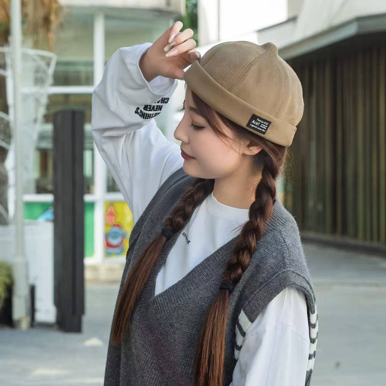 New landlord hat, the same for men and women, autumn and winter warm melon fur hat, adjustable fashionable versatile pullover hat, letter cold hat Adjustable хакі
New landlord hat, the same for men and women, autumn and winter warm melon fur hat, adjustable fashionable versatile pullover hat, letter cold hat Adjustable хакі