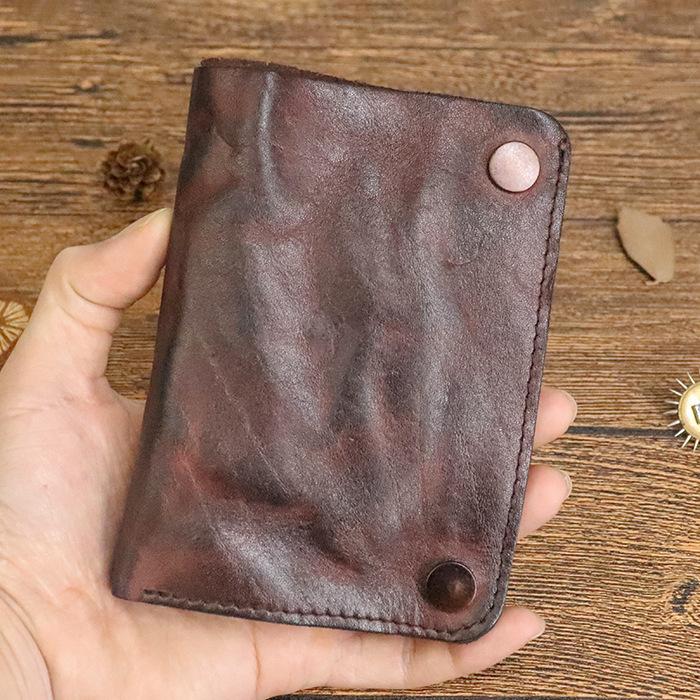 Hand Painted Vegetable Tanned Leather Wallet with Multiple Card Slots on The Top Layer of Leather
Hand Painted Vegetable Tanned Leather Wallet with Multiple Card Slots on The Top Layer of Leather