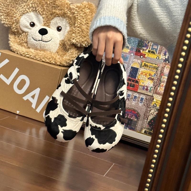 Ugly cute big head shoes spring and summer new shallow mouth single shoes female cute round head flat bottom puff shoes one pedal Boken shoes 40
Ugly cute big head shoes spring and summer new shallow mouth single shoes female cute round head flat bottom puff shoes one pedal Boken shoes 40