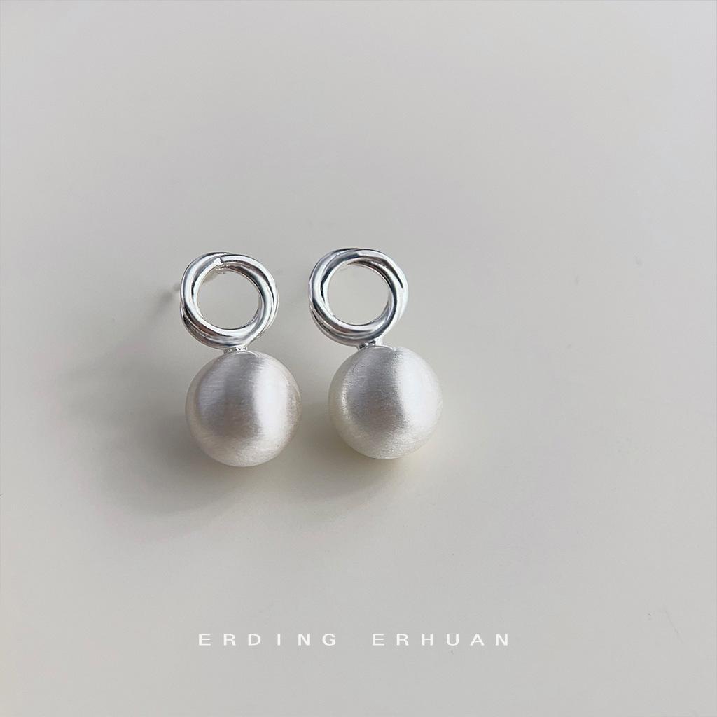 Individual cold wind design sense silver brushed texture geometric round hollow stud earrings ins earrings
Individual cold wind design sense silver brushed texture geometric round hollow stud earrings ins earrings