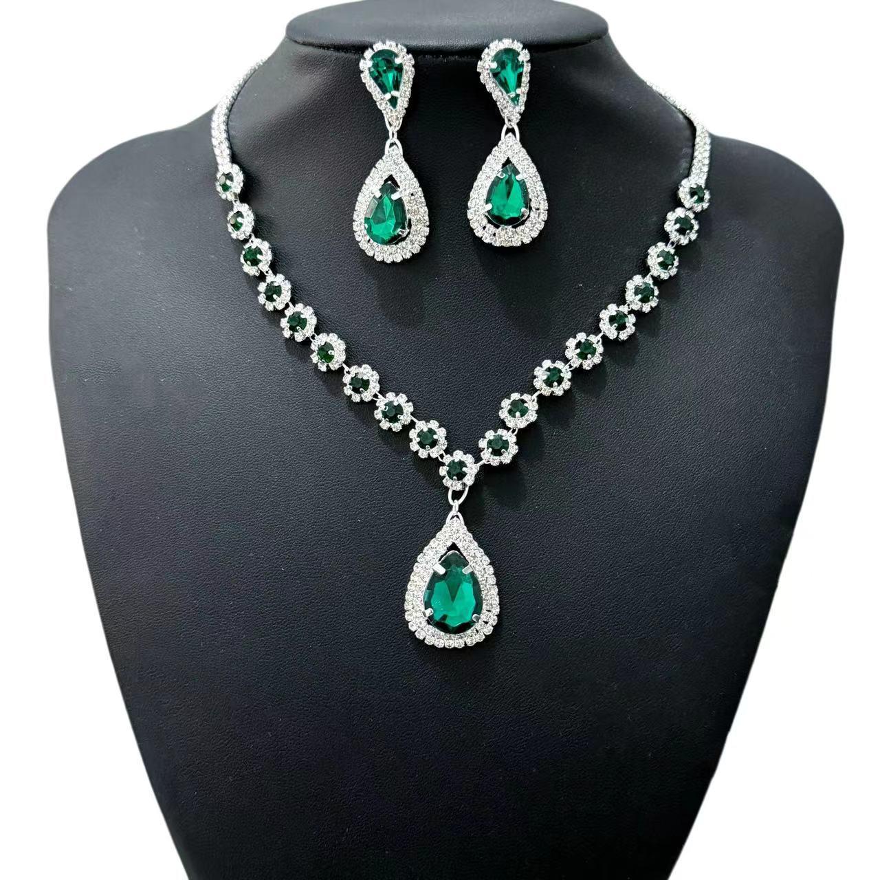 Роскошный свадебный набор из ожерелья и серег с кристаллами в форме капли - Элегантные женские вечерние украшения Silver зелёный
Роскошный свадебный набор из ожерелья и серег с кристаллами в форме капли - Элегантные женские вечерние украшения Silver зелёный