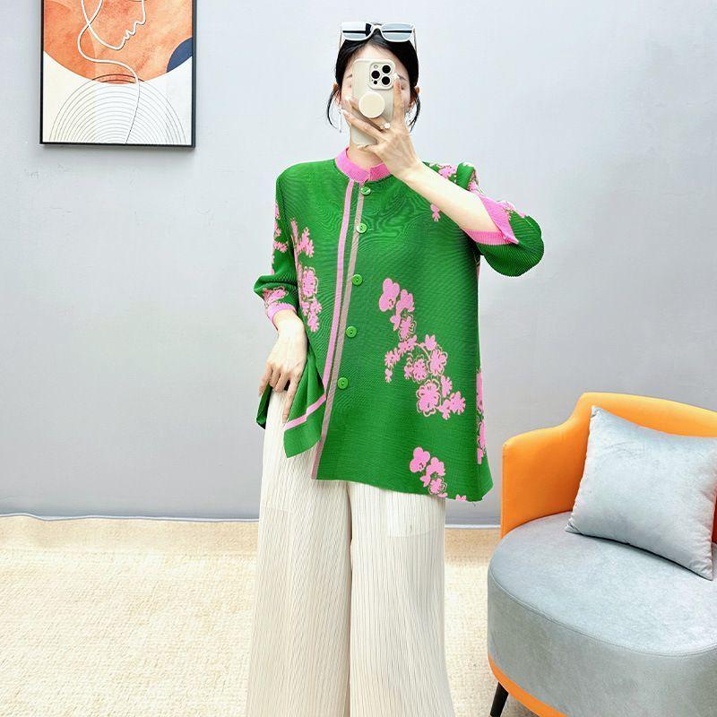 Верхний женский весенний новый повседневный свободный и утягивающий стиль, элитный воротник-стойка, уменьшенный возраст, рукава 3/4, сложенная рубашка 3XL зелёный
Верхний женский весенний новый повседневный свободный и утягивающий стиль, элитный воротник-стойка, уменьшенный возраст, рукава 3/4, сложенная рубашка 3XL зелёный