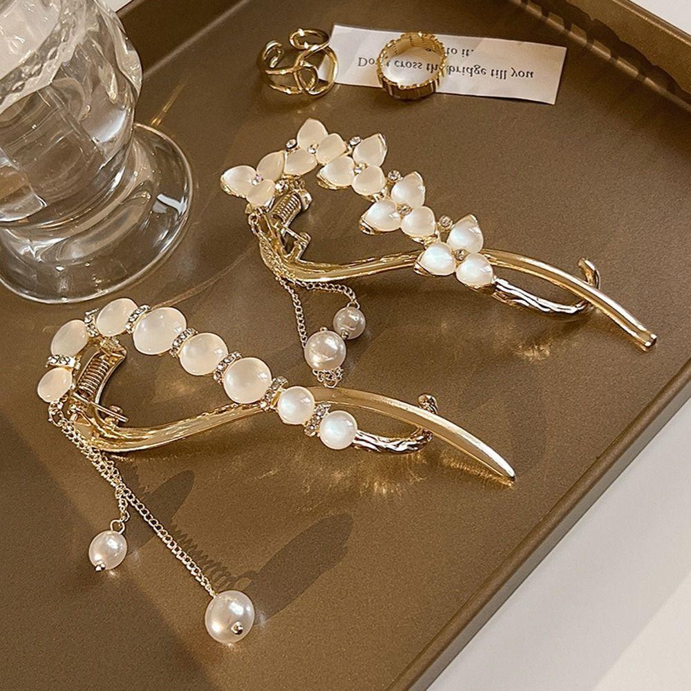 Head Headwear Hair Artifact One Word Hairpin Korean Style Hairpin Women Twist Clip Hair Accessories
Head Headwear Hair Artifact One Word Hairpin Korean Style Hairpin Women Twist Clip Hair Accessories