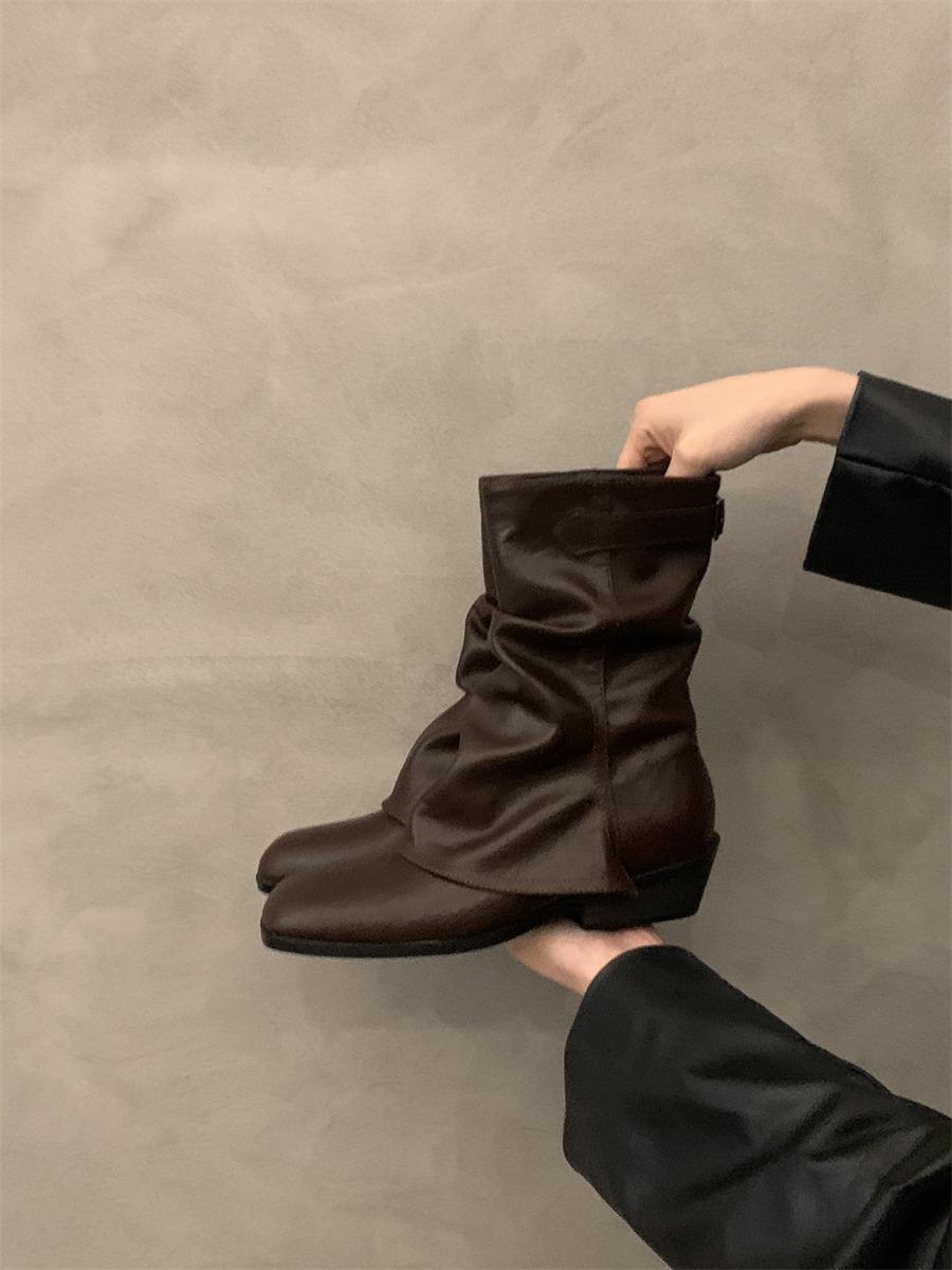 Зимние кожаные женские ботильоны на толстой подошве с квадратным носком и складками на среднем каблуке, модная обувь 2025 года, дизайнерские туфли в готическом стиле Botas De Mujer 35
Зимние кожаные женские ботильоны на толстой подошве с квадратным носком и складками на среднем каблуке, модная обувь 2025 года, дизайнерские туфли в готическом стиле Botas De Mujer 35