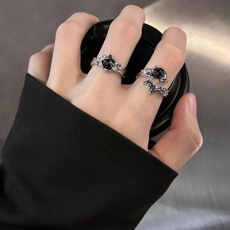 Original design dark wind ring retro wind tail ring couple pair ring men and women trend hip hop adjustable
Original design dark wind ring retro wind tail ring couple pair ring men and women trend hip hop adjustable