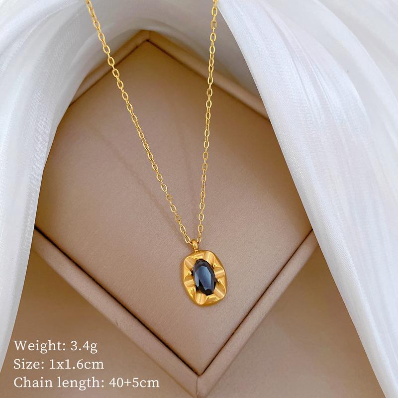 Special-Shaped Black Gemstone Personality Minimalist Wind Furnace Real Gold Necklace Female Collarbone Chain
Special-Shaped Black Gemstone Personality Minimalist Wind Furnace Real Gold Necklace Female Collarbone Chain