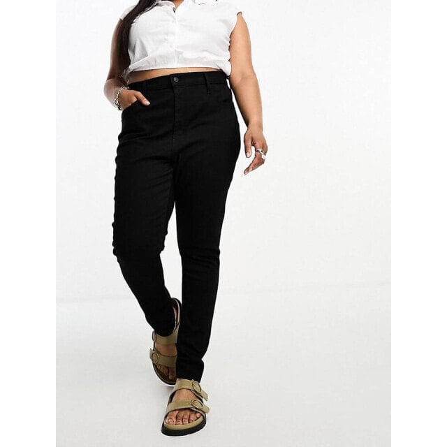 Черные джинсы скинни Levi's Plus 
Черные джинсы скинни Levi's Plus