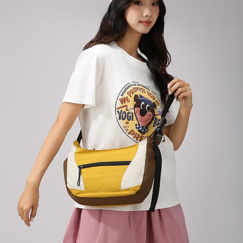 Large-capacity casual and lightweight cloth bag women s new contrasting color shoulder messenger bag class commuter dumpling bag жёлтый
Large-capacity casual and lightweight cloth bag women s new contrasting color shoulder messenger bag class commuter dumpling bag жёлтый