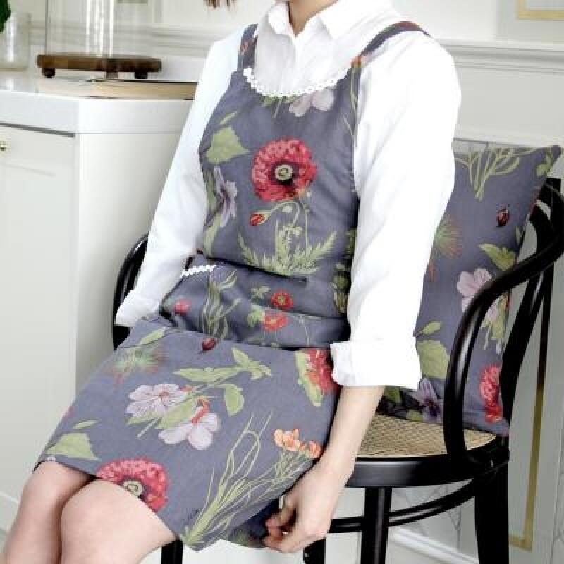 Garden Flower Apron Blue
Garden Flower Apron Blue