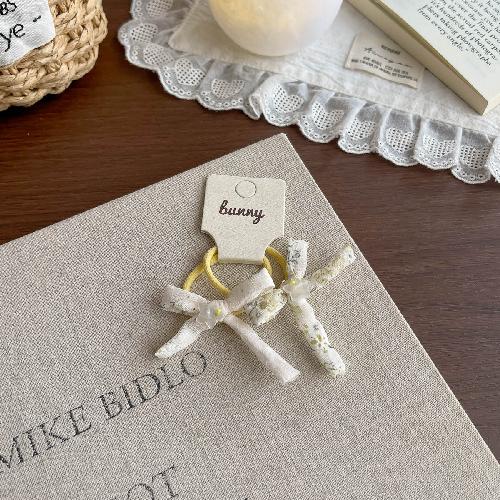 2pcs Beige Floral Bow Hairpin Children s Elastic Hair Band Baby Hair Rope Tie Ponytail Holder Rubber Band Barrettes Kids Hairpin
2pcs Beige Floral Bow Hairpin Children s Elastic Hair Band Baby Hair Rope Tie Ponytail Holder Rubber Band Barrettes Kids Hairpin