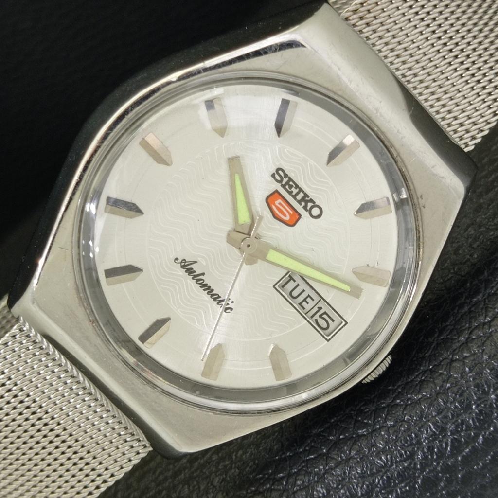 SEIKO 5 AUTOMATIC VINTAGE JAPAN 6309A MENS SILVER COLOR DIAL WATCH a701281-5 R206a-a701281
SEIKO 5 AUTOMATIC VINTAGE JAPAN 6309A MENS SILVER COLOR DIAL WATCH a701281-5 R206a-a701281