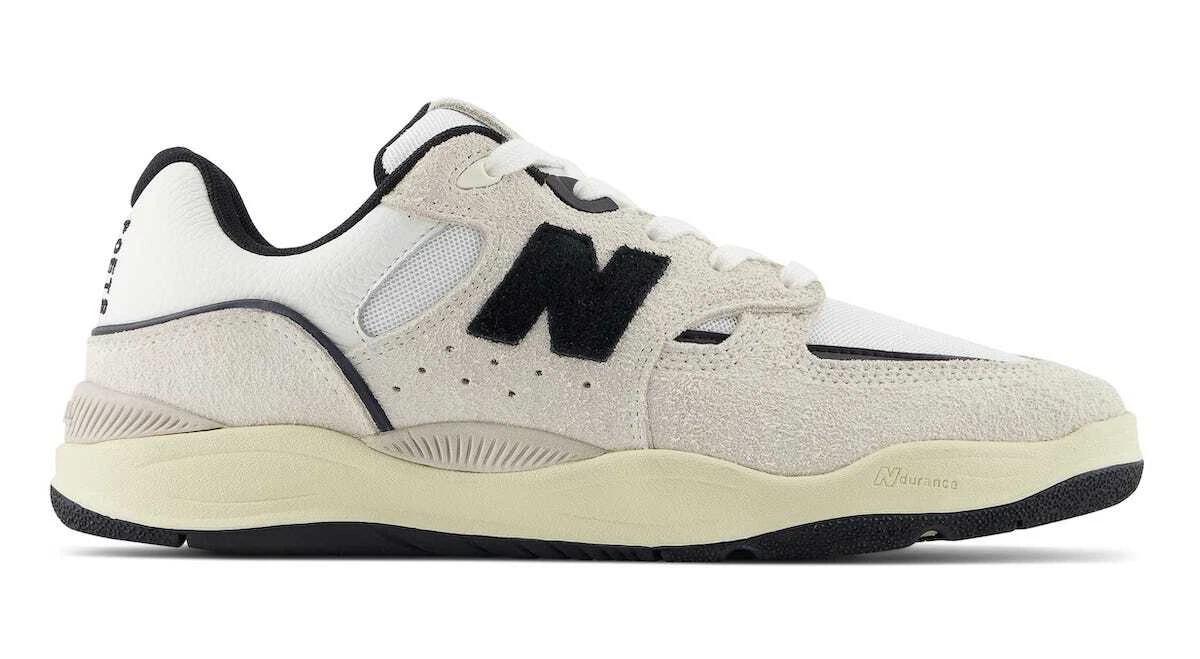 NM1010PO Poets × New Balance Numeric Tiago Lemos 1010 US 10.5
NM1010PO Poets × New Balance Numeric Tiago Lemos 1010 US 10.5