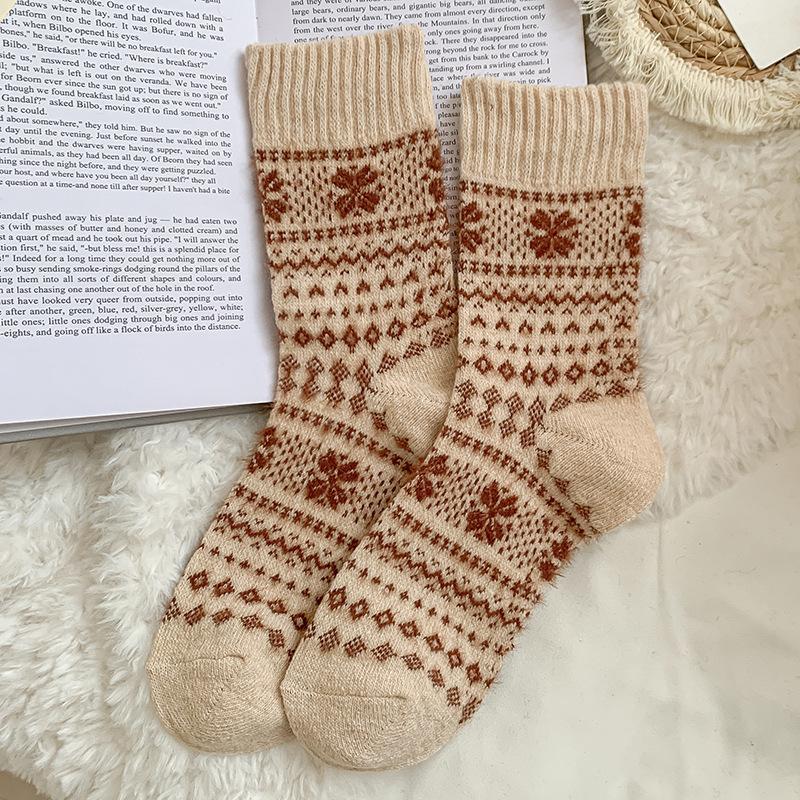 Coffee Socks Medium Tube Socks Season Velvet Thickened Warm Wool Socks Retro Snowflake Stacking Socks One size fits all хакі
Coffee Socks Medium Tube Socks Season Velvet Thickened Warm Wool Socks Retro Snowflake Stacking Socks One size fits all хакі