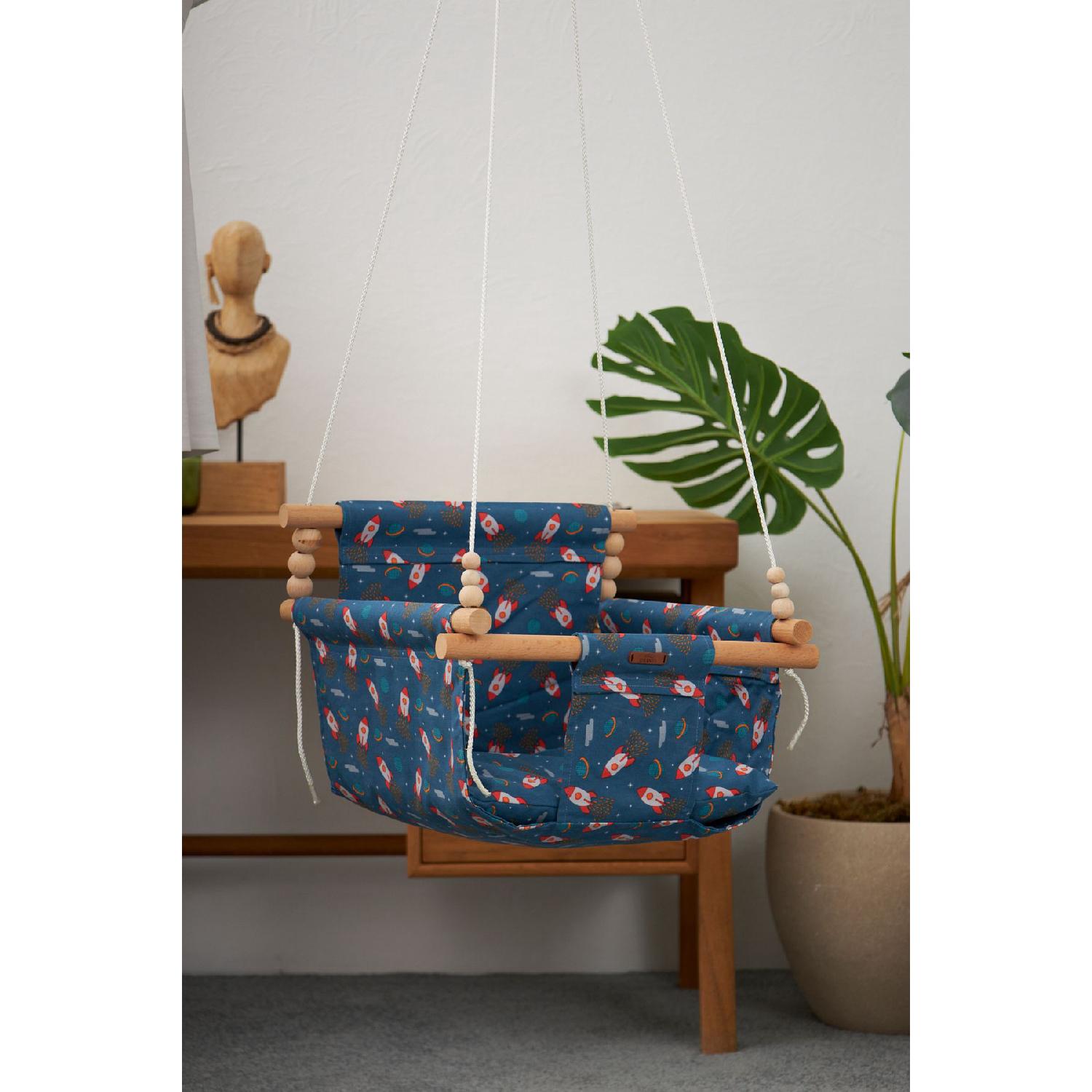 Natural Cotton Fabric With Planet Patterned чистий 
Natural Cotton Fabric With Planet Patterned чистий