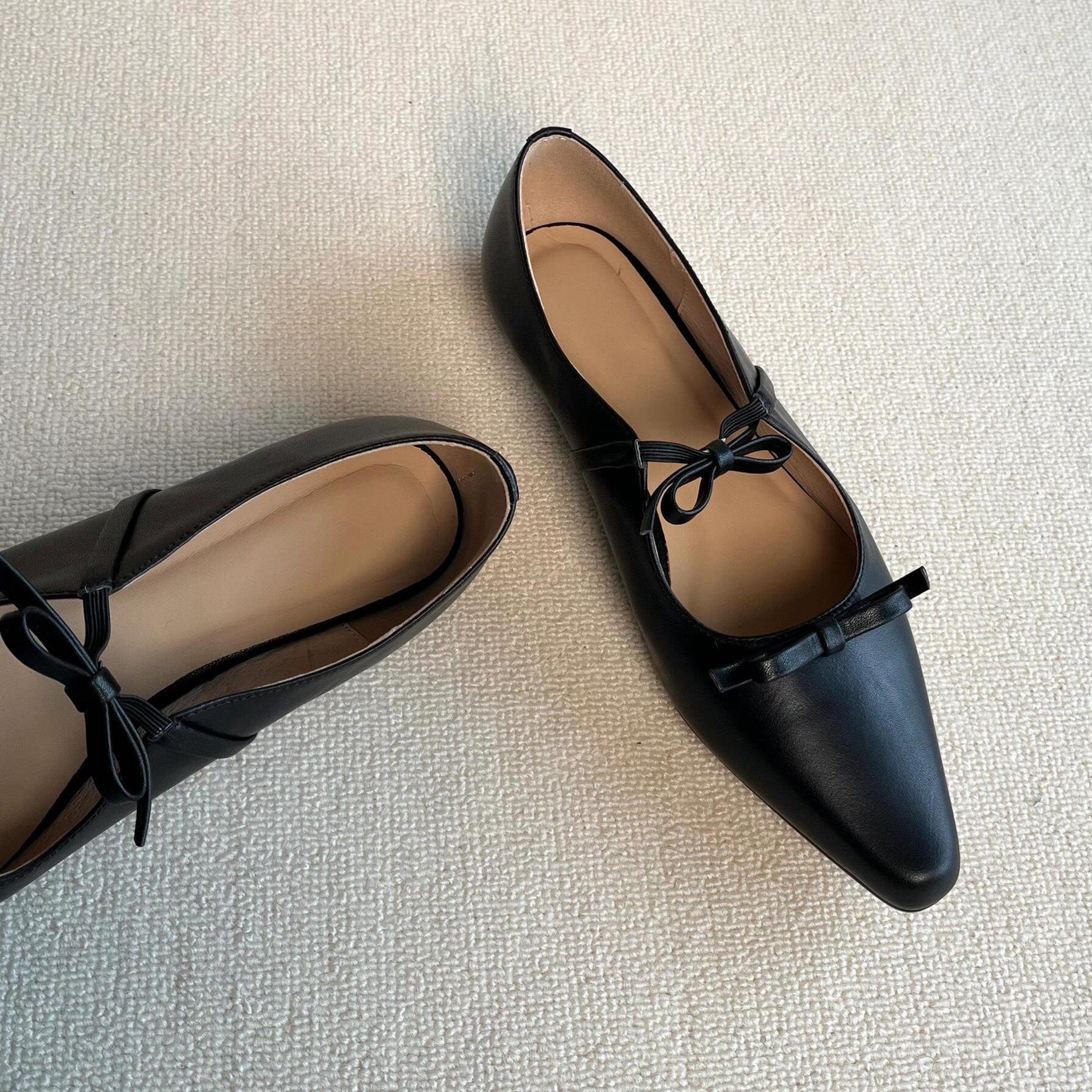 Sheepskin~ Black single shoes women s pointed head shallow mouth bow genuine leather shoes flat shoes women s low heel Mary Jane shoes women s 35
Sheepskin~ Black single shoes women s pointed head shallow mouth bow genuine leather shoes flat shoes women s low heel Mary Jane shoes women s 35