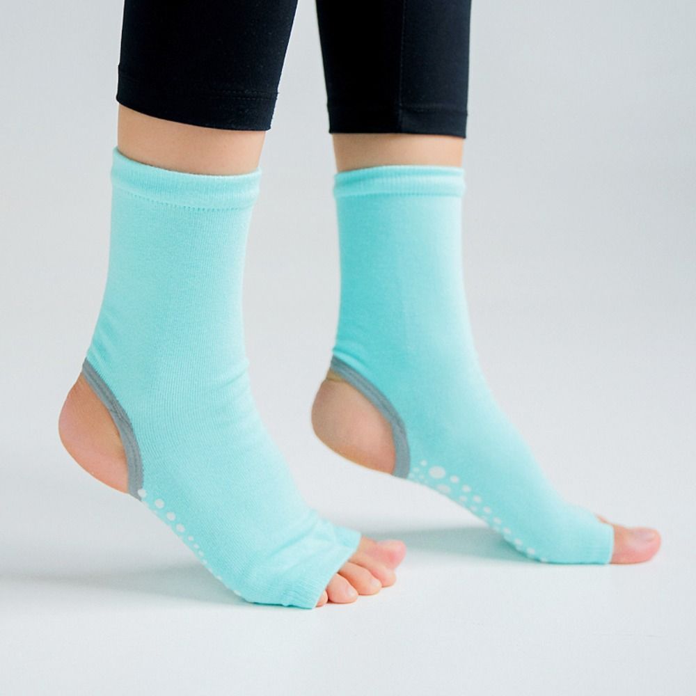 Fitness Simple Elastic Anti-Slip Cotton Solid Color Socks Yoga Socks Women Hosiery Half Palm Socks жёлтый
Fitness Simple Elastic Anti-Slip Cotton Solid Color Socks Yoga Socks Women Hosiery Half Palm Socks жёлтый