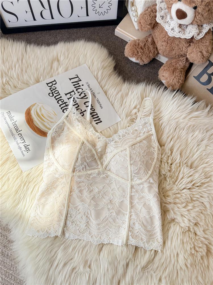 Lace Splice Camisole with Chest Pads, Slim-Fit Women s Base Layer for Autumn/Winter: Stylish Fishbone Design L (105-120 Jin)
Lace Splice Camisole with Chest Pads, Slim-Fit Women s Base Layer for Autumn/Winter: Stylish Fishbone Design L (105-120 Jin)