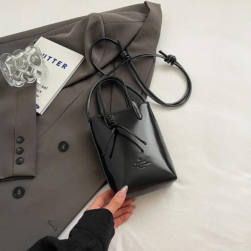 LEFTSIDE-мини-сумки через плечо из искусственной кожи для женщин, красная женская сумка, корейский модный тренд
LEFTSIDE-мини-сумки через плечо из искусственной кожи для женщин, красная женская сумка, корейский модный тренд