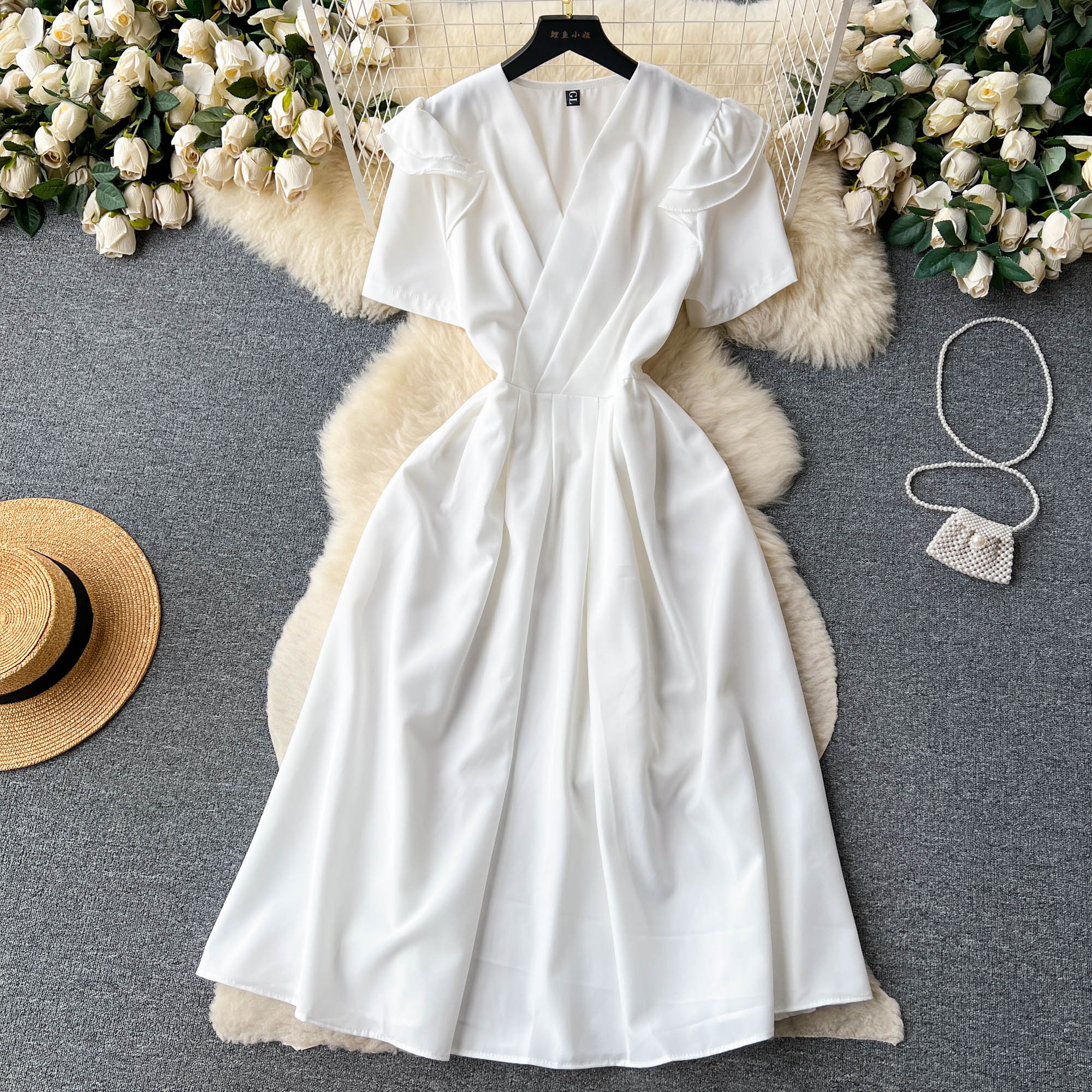 Женское платье с короткими рукавами и v-образным вырезом во французском стиле ретро, летние элегантные длинные свободные платья трапециевидной формы с тонкой талией One Size белый
Женское платье с короткими рукавами и v-образным вырезом во французском стиле ретро, летние элегантные длинные свободные платья трапециевидной формы с тонкой талией One Size белый