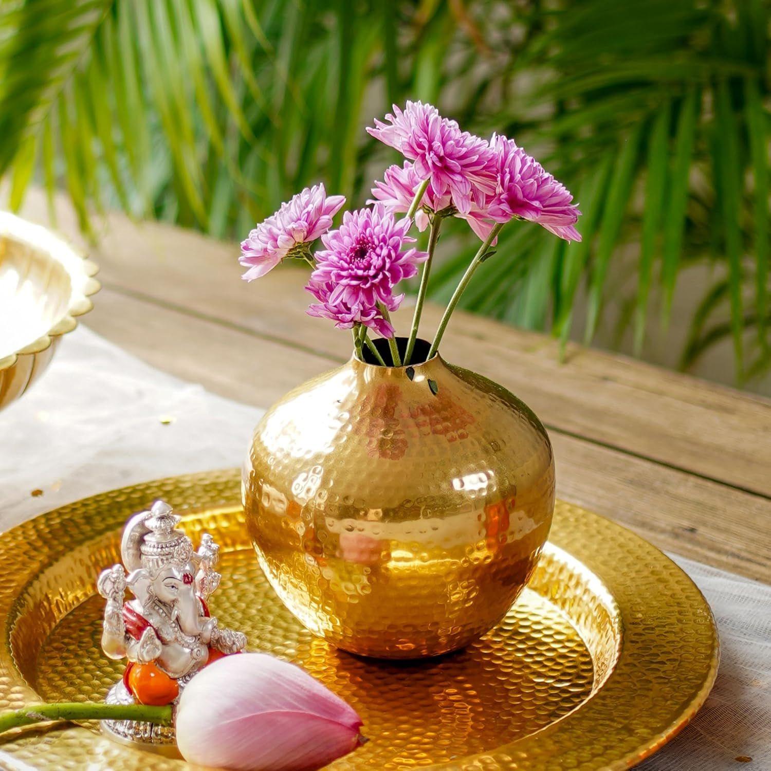 Metal Flower Vase For Home Decor | Table Decorative Item For Bedroom Living Room Office | Best Gift
Metal Flower Vase For Home Decor | Table Decorative Item For Bedroom Living Room Office | Best Gift