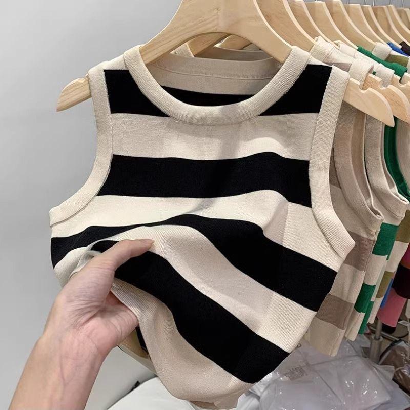 Spicy Girl Sleeveless Striped Ice Silk Slim Fit Camisole Top for Women - Summer Outerwear S (recommended for 37.5kg-45kg) чорний
Spicy Girl Sleeveless Striped Ice Silk Slim Fit Camisole Top for Women - Summer Outerwear S (recommended for 37.5kg-45kg) чорний