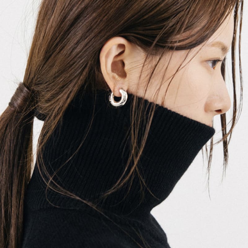 TACIT Pebble earring non plated
TACIT Pebble earring non plated