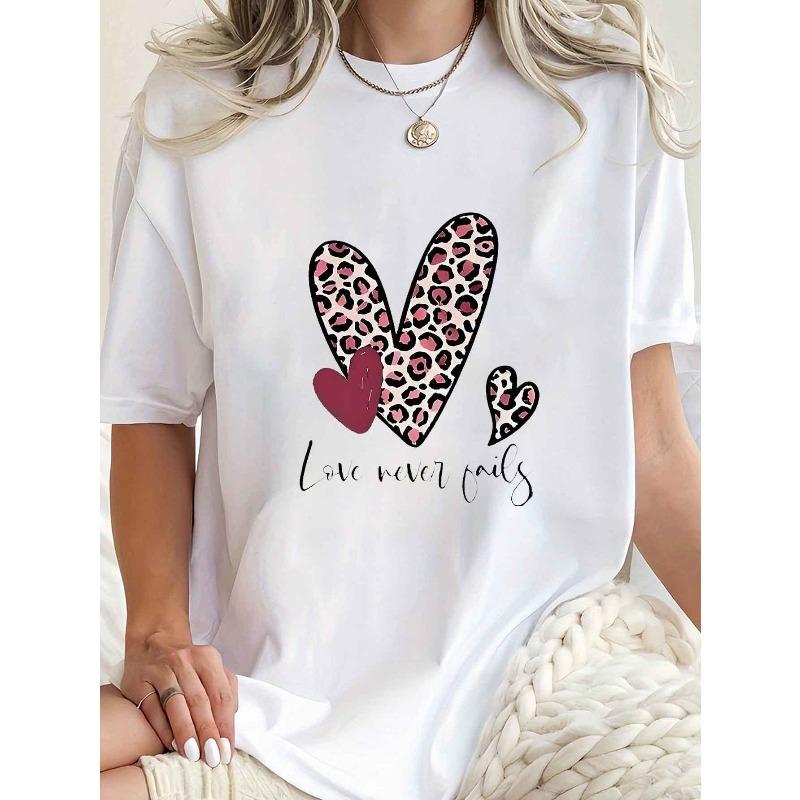 European Size Women S White Heart-Shaped Graphic T-Shirt with Leopard Print Love Never Dies Lettering - Loose Fit Short Sleeve Round Neck Casual Top 4XL білий
European Size Women S White Heart-Shaped Graphic T-Shirt with Leopard Print Love Never Dies Lettering - Loose Fit Short Sleeve Round Neck Casual Top 4XL білий