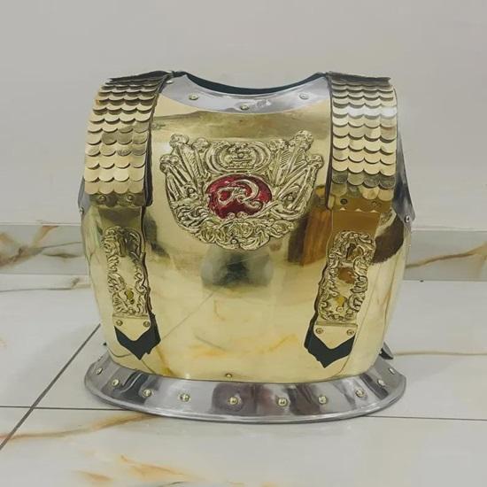 Редкий прусский кирасирский доспех лейб-гвардии императорской германской армии 1870-х - 1918 гг.
Редкий прусский кирасирский доспех лейб-гвардии императорской германской армии 1870-х - 1918 гг.