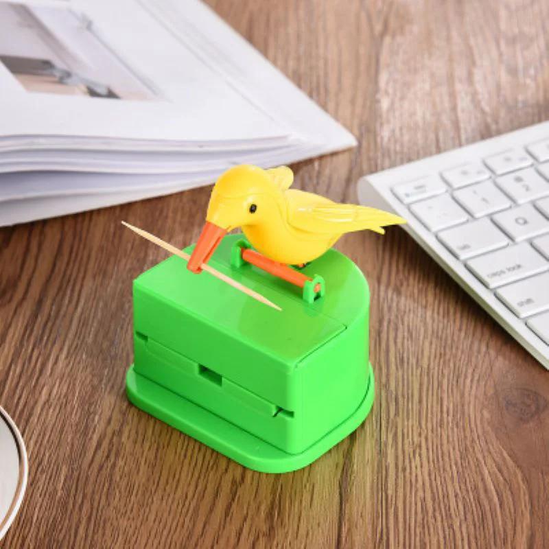 Cute Little Bird Toothpick Container Automatic Toothpick Dispenser Toothpick Holder Home Decor Table Decoration Table Accessorys зелёный
Cute Little Bird Toothpick Container Automatic Toothpick Dispenser Toothpick Holder Home Decor Table Decoration Table Accessorys зелёный