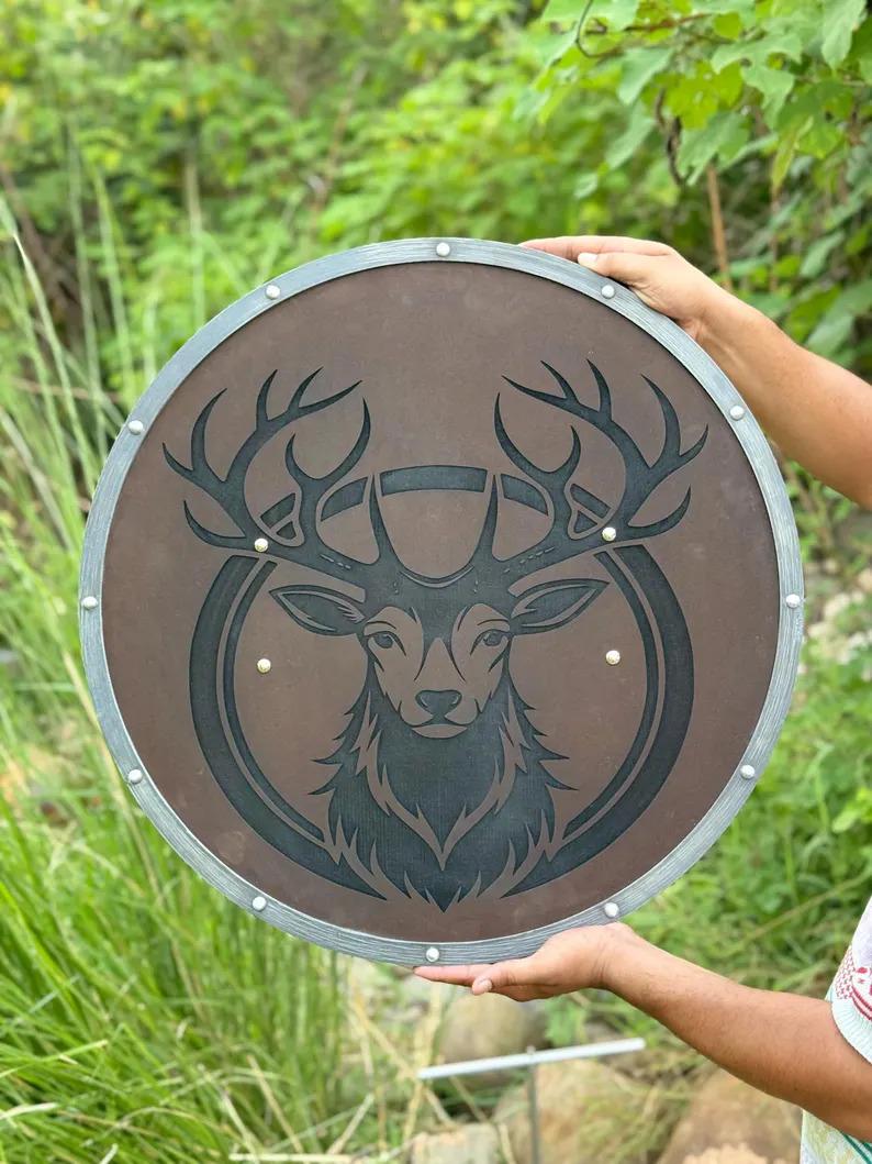 Carved Wooden Viking Shield: Medieval Norse Decor, Cosplay Prop коричневий
Carved Wooden Viking Shield: Medieval Norse Decor, Cosplay Prop коричневий