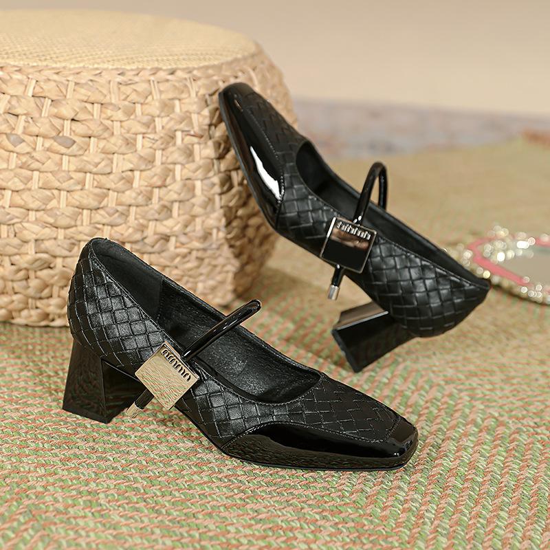 Туфли Мэри Джейн женские средний каблук новые квадратный носок одинарные туфли в стиле пэчворк ретро волшебная пряжка слово с толстым каблуком на высоком каблуке 40 чёрный
Туфли Мэри Джейн женские средний каблук новые квадратный носок одинарные туфли в стиле пэчворк ретро волшебная пряжка слово с толстым каблуком на высоком каблуке 40 чёрный