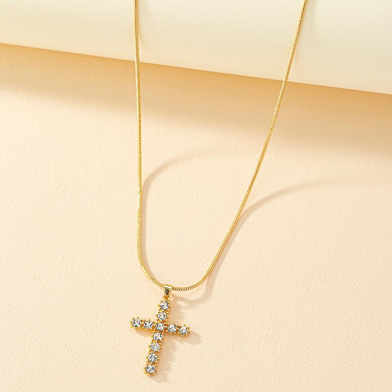 European and American e-commerce jewelry diamond cross pendant necklace female Internet celebrity fashion temperament with collarbone chain
European and American e-commerce jewelry diamond cross pendant necklace female Internet celebrity fashion temperament with collarbone chain