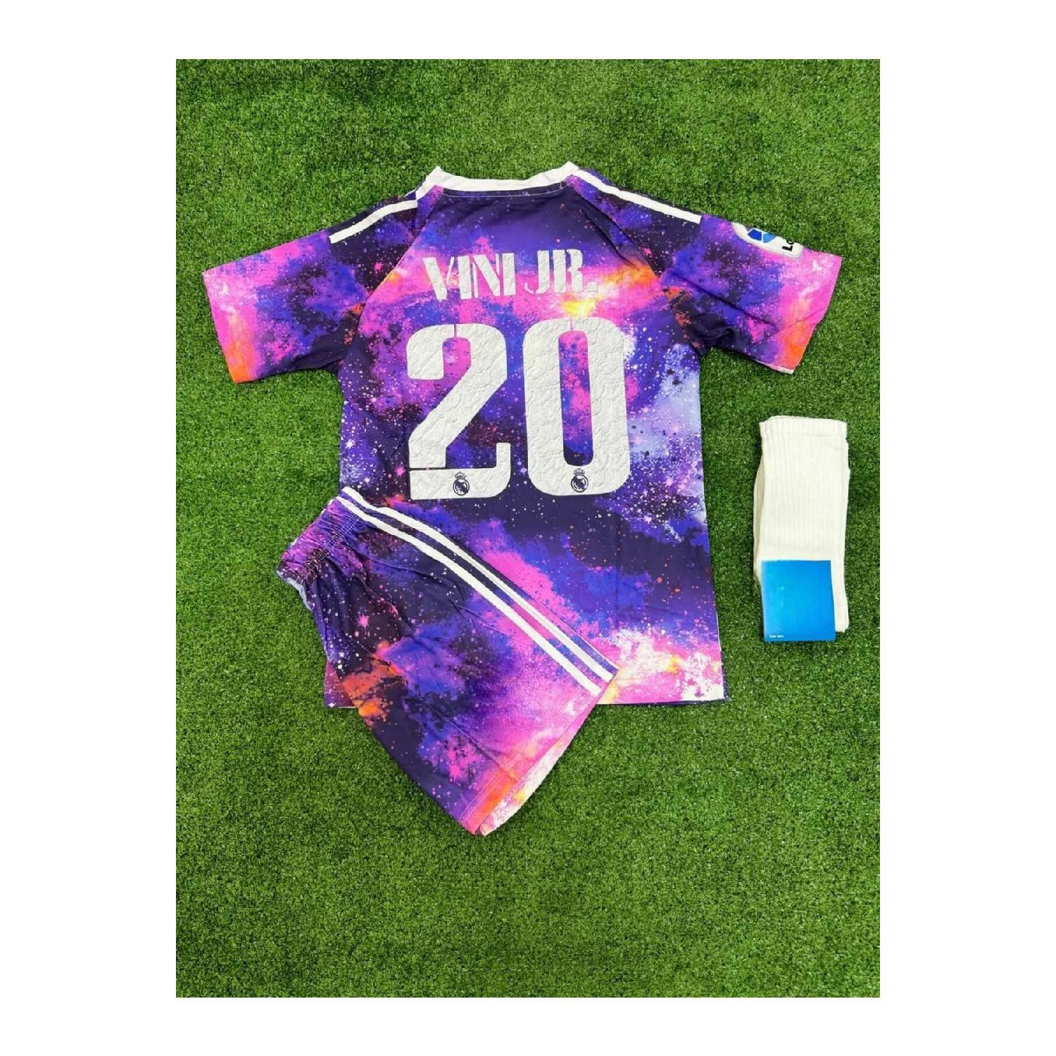 Комплект из 3 детских трикотажных изделий нового сезона Vini Jr Realmadrid Galaxy Special Design
Комплект из 3 детских трикотажных изделий нового сезона Vini Jr Realmadrid Galaxy Special Design