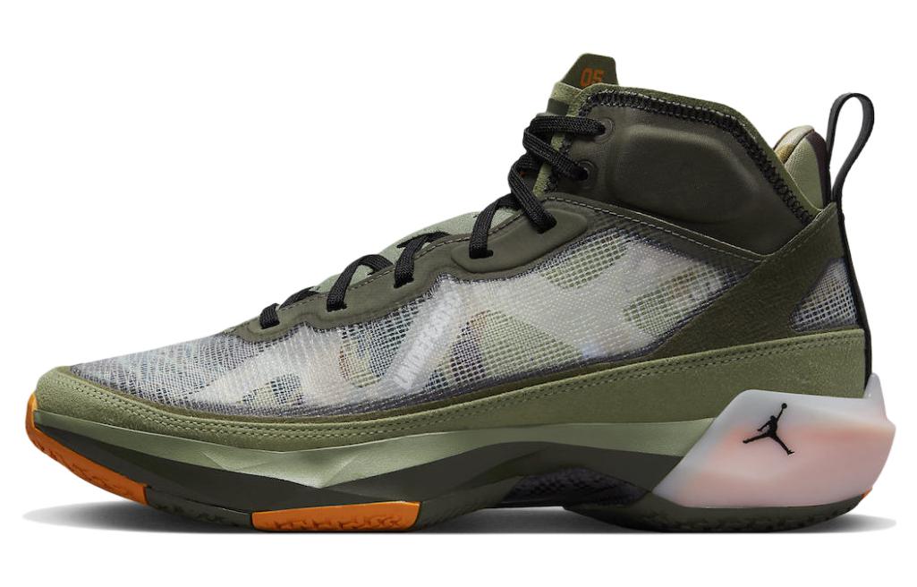 Air Jordan 37 X Undefeated Sp Flight Jacket DV6255-300 38
Air Jordan 37 X Undefeated Sp Flight Jacket DV6255-300 38
