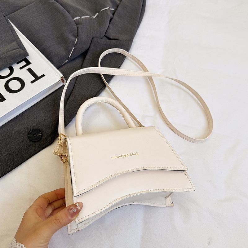 Women s bag 2025 summer simple new fashion versatile underarm small square bag high sense niche shoulder messenger bag білий
Women s bag 2025 summer simple new fashion versatile underarm small square bag high sense niche shoulder messenger bag білий