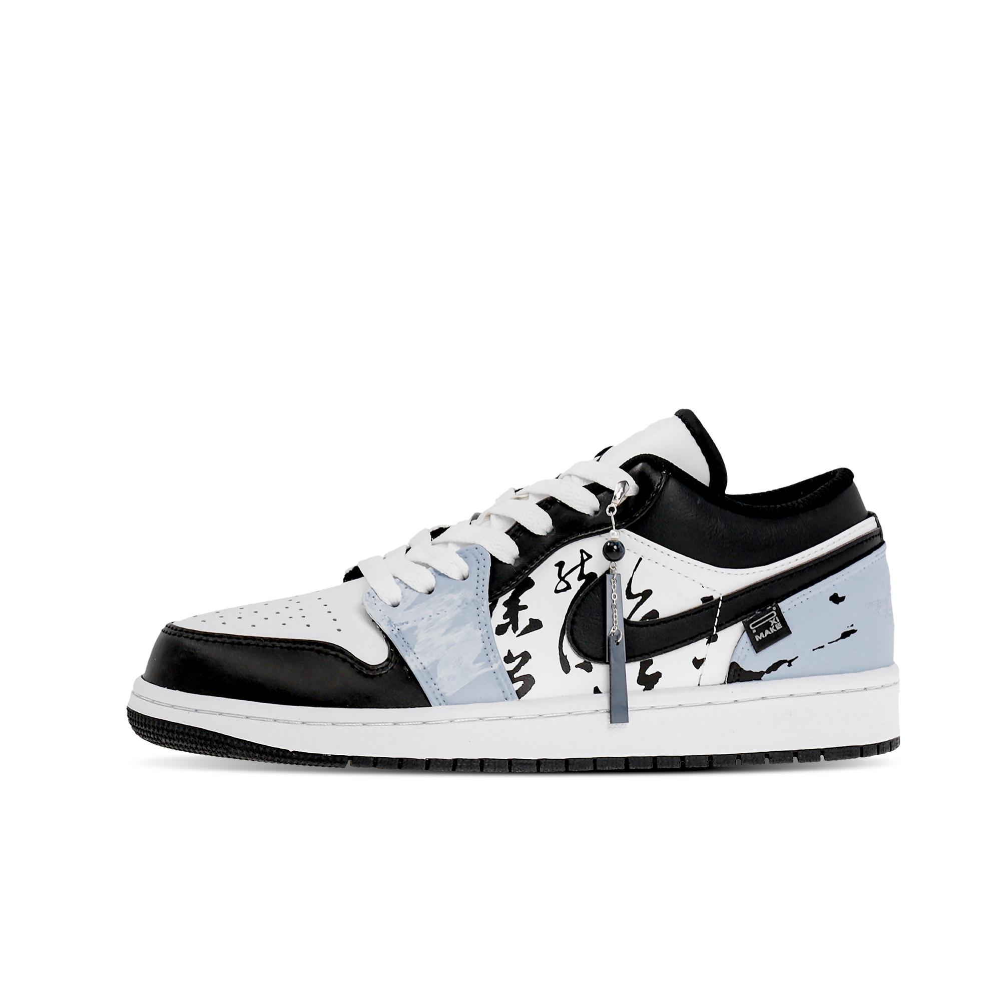 Jordan Air Jordan 1 Low top Skateboard Shoes Unisex Blue Black 553558-132(Team577-) 35.5
Jordan Air Jordan 1 Low top Skateboard Shoes Unisex Blue Black 553558-132(Team577-) 35.5