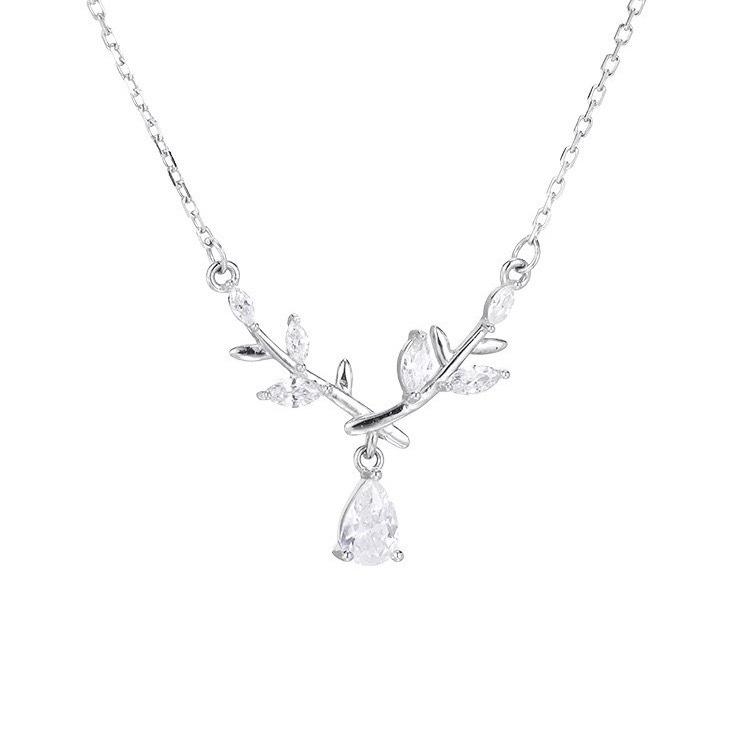 Ожерелье с каплями воды в виде лавра для женщин, новый легкий роскошный нишевый дизайн, модная и универсальная цепочка на ключицу в виде листа
Ожерелье с каплями воды в виде лавра для женщин, новый легкий роскошный нишевый дизайн, модная и универсальная цепочка на ключицу в виде листа