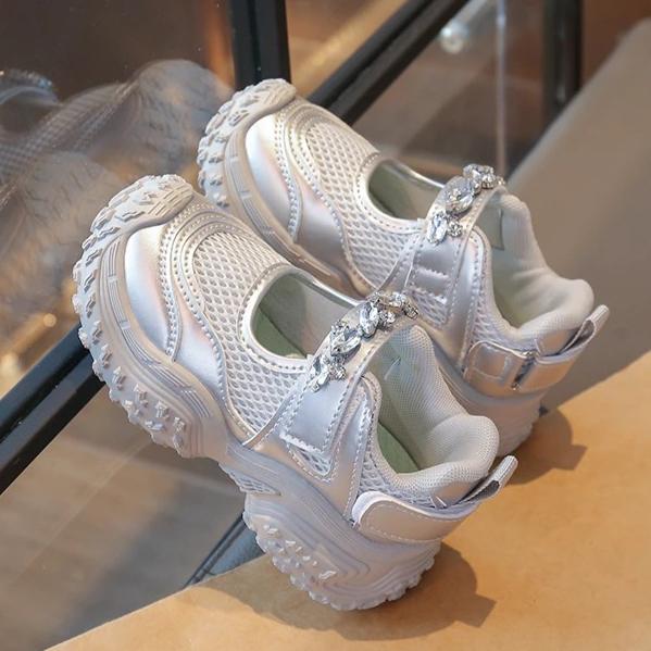 new girls and children s sports shoes with shiny crystal design breathable mesh comfortable and fashionable trend 30 серебряный
new girls and children s sports shoes with shiny crystal design breathable mesh comfortable and fashionable trend 30 серебряный