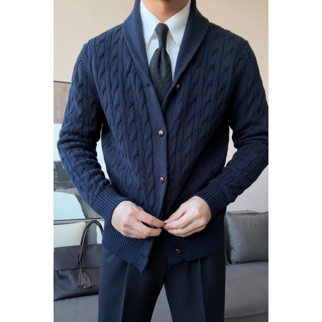 Теплий чоловічий светр Ruishen Apparel в стилі Business Casual - Елегантний комір, вільний крій для осені/зими 2XL темно-синього кольору
Теплий чоловічий светр Ruishen Apparel в стилі Business Casual - Елегантний комір, вільний крій для осені/зими 2XL темно-синього кольору