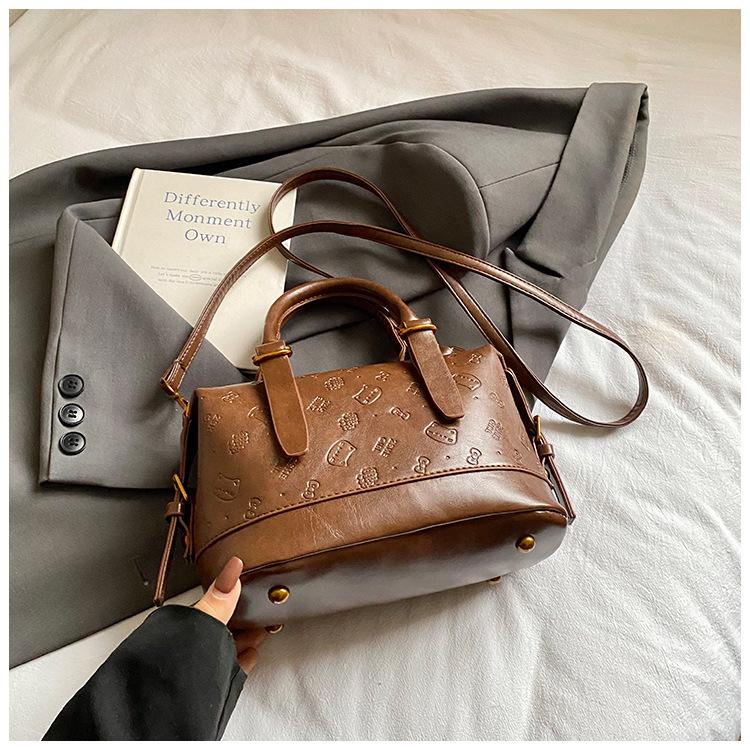 Large capacity bag women s autumn and winter versatile 2025 new matte retro messenger bag casual portable commuter pillow bag коричневий
Large capacity bag women s autumn and winter versatile 2025 new matte retro messenger bag casual portable commuter pillow bag коричневий