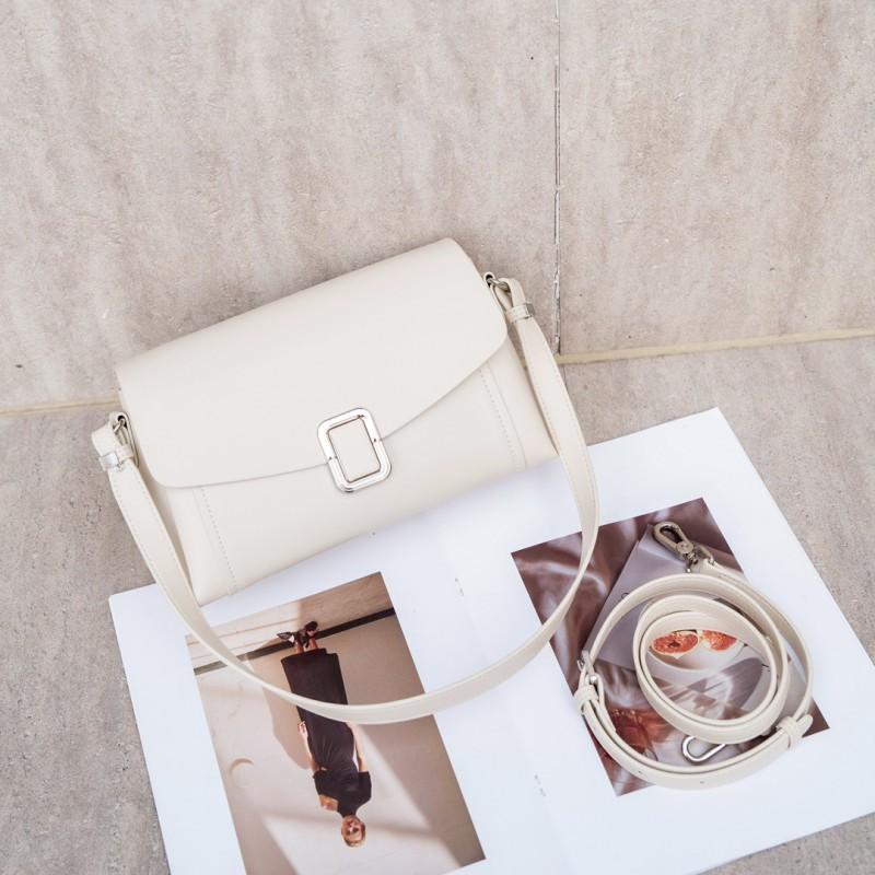 High End Cowhide Baguette Bag With Fashionable Simple Design Original Single Shoulder Crossbody Commuting молоко, білий колір
High End Cowhide Baguette Bag With Fashionable Simple Design Original Single Shoulder Crossbody Commuting молоко, білий колір