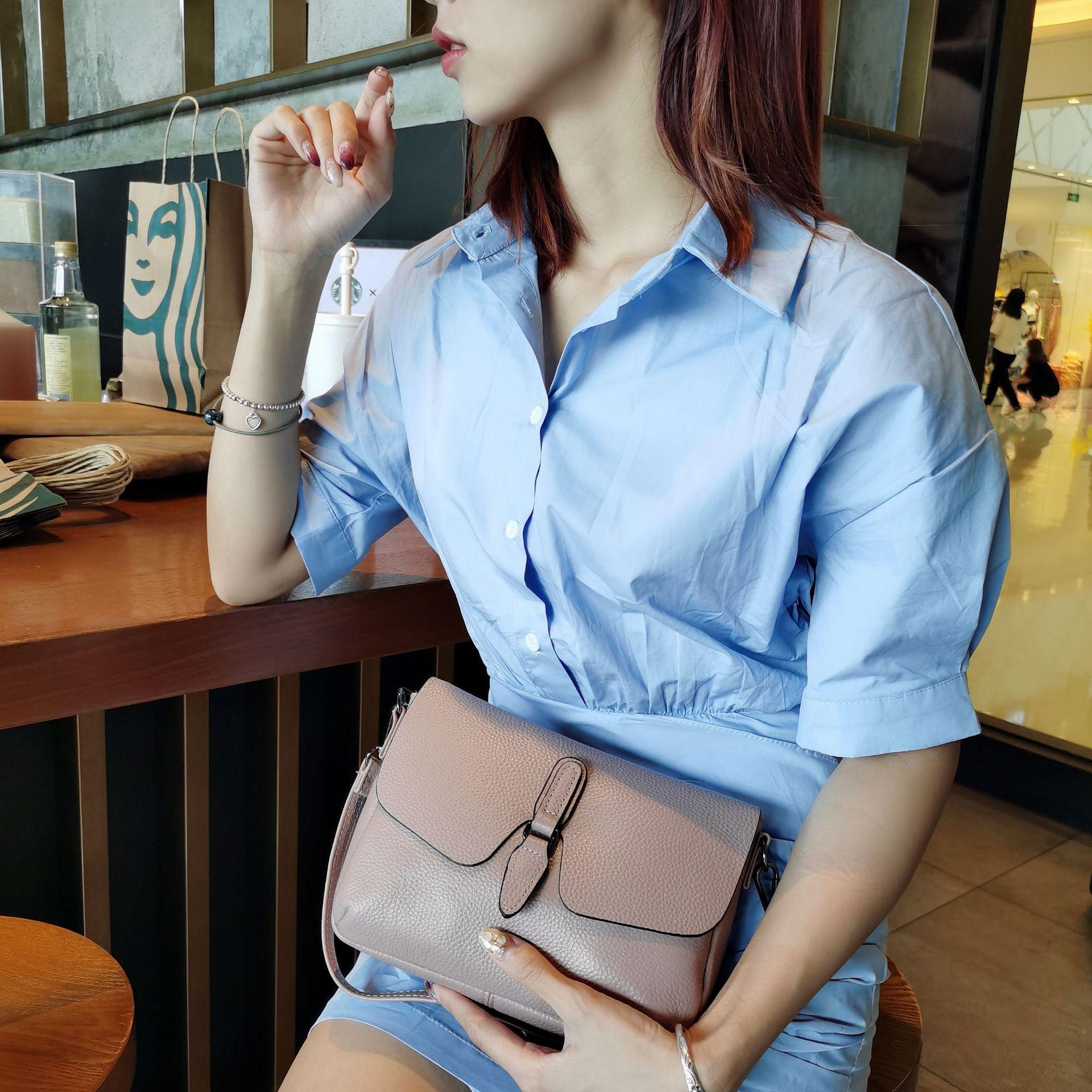 Dumpling Soft Leather Cowhide Women s Shoulder Bag - Trendy, Versatile, Commuter Underarm Bag 21x7x15 cm
Dumpling Soft Leather Cowhide Women s Shoulder Bag - Trendy, Versatile, Commuter Underarm Bag 21x7x15 cm